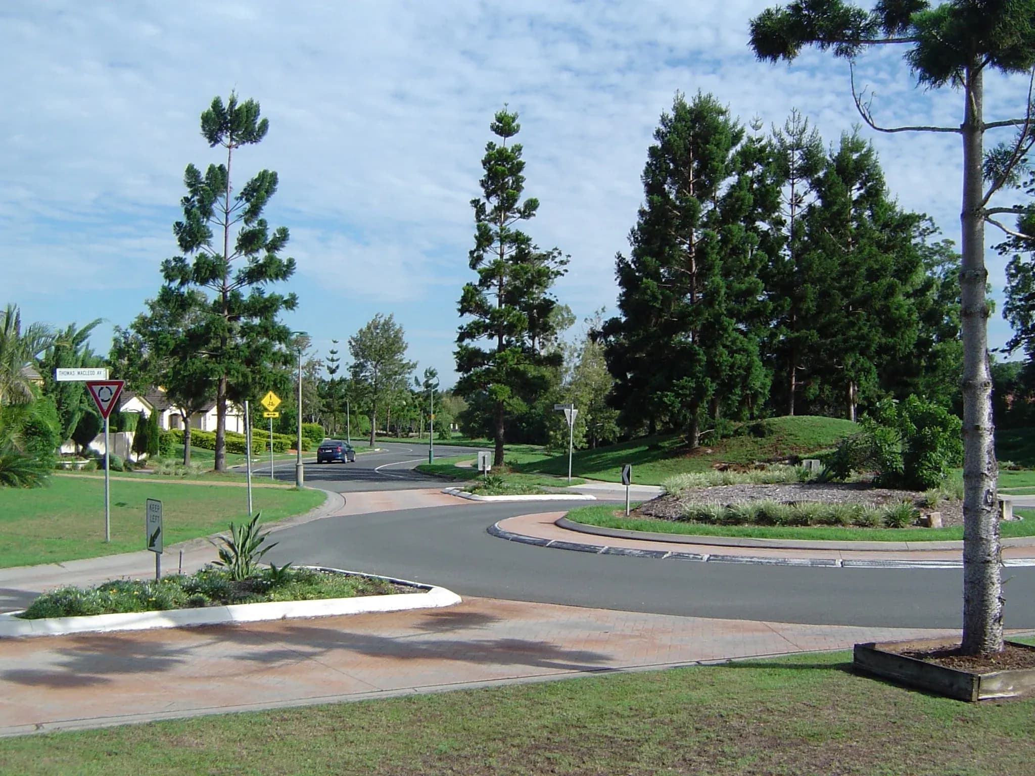 Seventeen Mile Rocks and Sinnamon Park