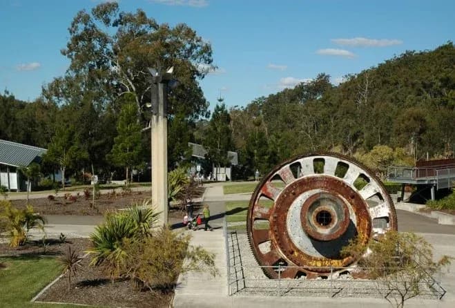 Seventeen Mile Rocks and Sinnamon Park