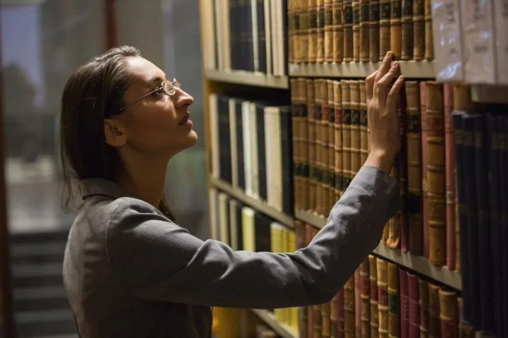 What does a lawyer do