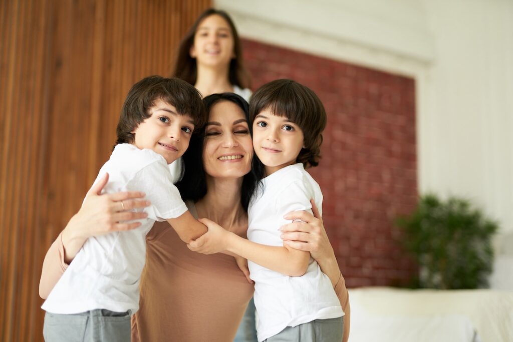 Single mom with 3 kids