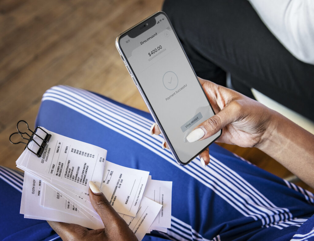 does a phone bill impact your credit